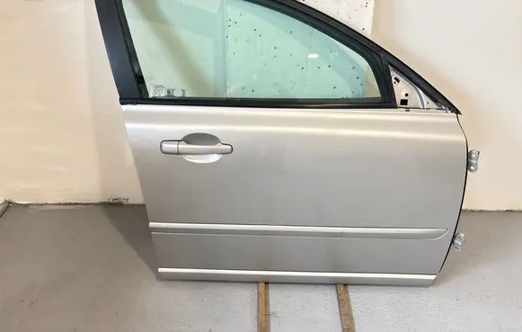 Volvo V50 Front door 