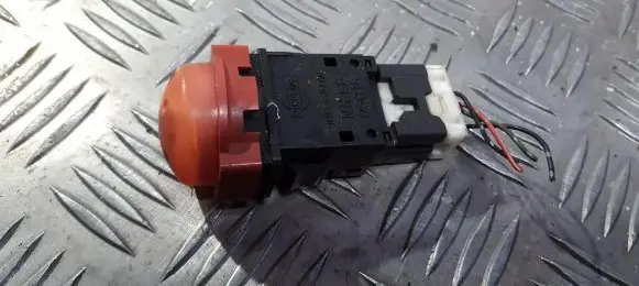Nissan X-Trail T30 Hazard light switch NILES06016
