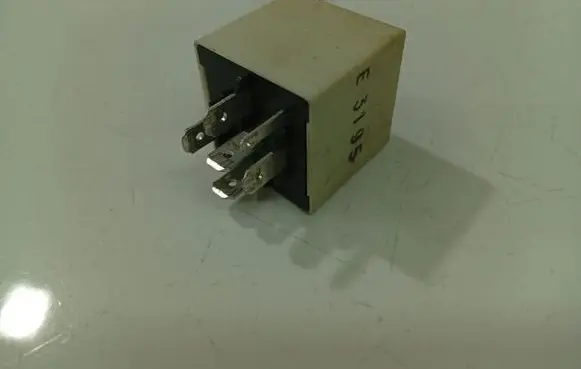 Renault Laguna I Other relay 7700822929