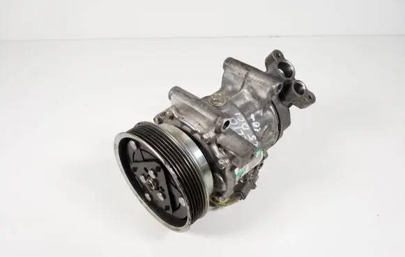 Renault Clio III Air conditioning (A/C) compressor (pump) 8200953359