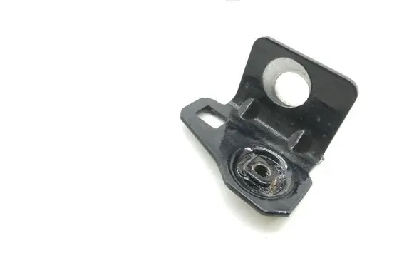 Fender mounting bracket