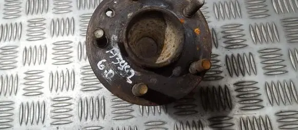 Rear wheel hub