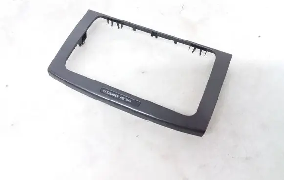Volkswagen PASSAT B6 Radio/GPS head unit trim 3C0858069M