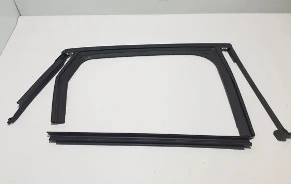 Renault Arkana Rubber seal rear door 823304696R