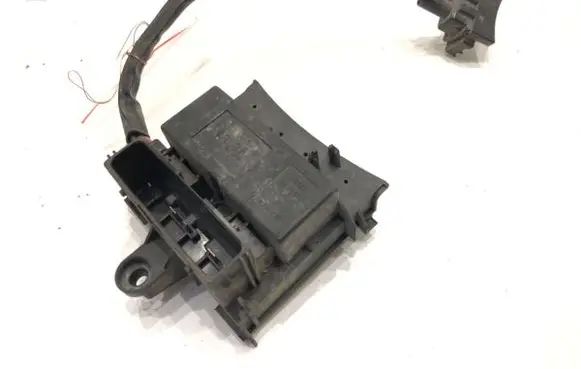 Opel Vectra C Fan control module 1379151