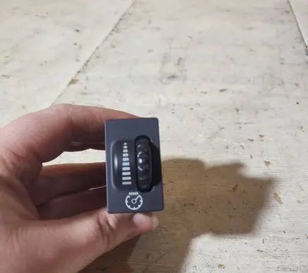 Toyota Prius (XW20) Headlight level height control switch