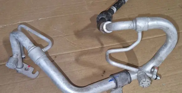 Dacia Spring Air conditioning (A/C) pipe/hose 924465406R