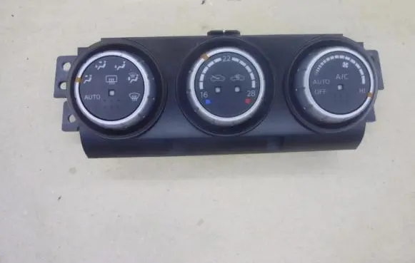 Nissan X-Trail T31 Climate control unit 27500JG700 Y211