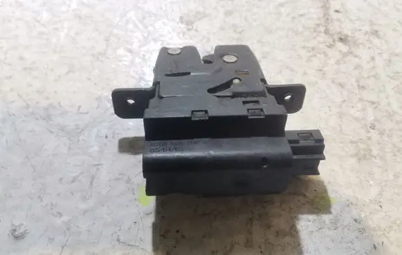 Renault Laguna II Tailgate/trunk/boot lock/catch/latch 8200000897B