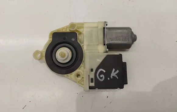 Volkswagen PASSAT B6 Rear door window regulator motor 1K0959795L
