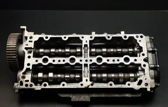 Iveco Daily 35 - 40.10 Engine head 504052453 504049268 502295000
