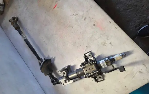 Mercedes-Benz Vito Viano W639 Steering wheel axle A6394620620