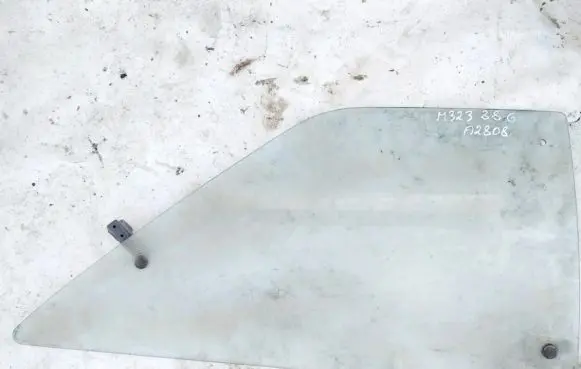 Mazda 323 Rear side window