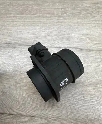 Skoda Octavia Mk2 (1Z) Mass air flow meter 038906461C 0281002757