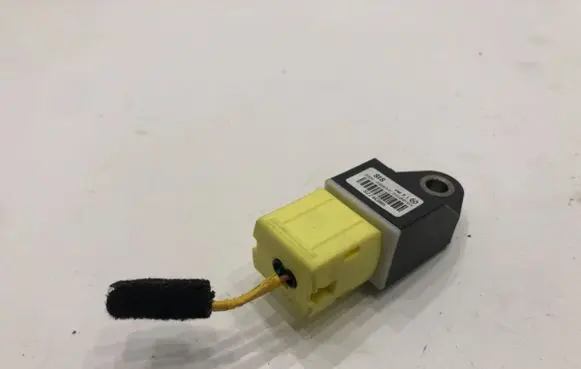 Hyundai Elantra Airbag deployment crash/impact sensor 95920-0U000