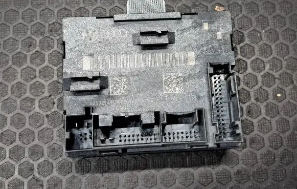 Audi A5 8T 8F Door control unit/module 8K0959793