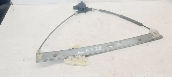 Mazda 5 Front window lifting mechanism without motor