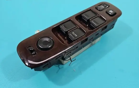Suzuki Grand Vitara I Electric window control switch 52J201284T IMPRK1380200