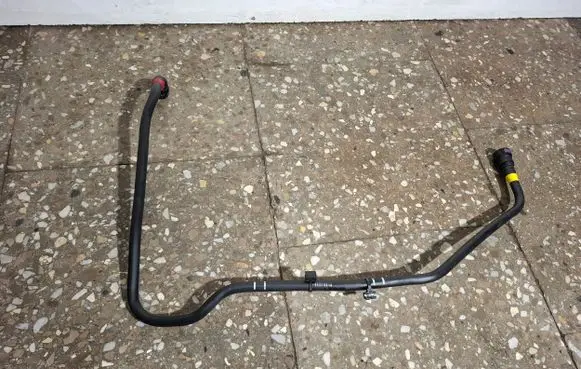 Volvo V60 Engine coolant pipe/hose 31293995