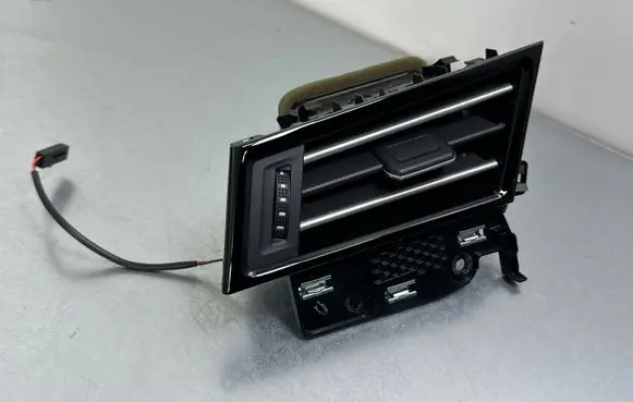 Volkswagen PASSAT B8 Dashboard side air vent grill/cover trim 3G1819701