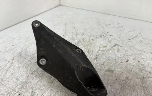 BMW X3 E83 Engine mounting bracket 6765561901 6765561