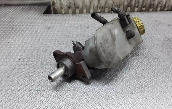 Volkswagen Transporter - Caravelle T5 Master brake cylinder 7H0611303A