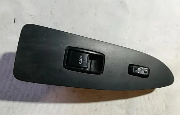 Toyota Avalon XX30 Quarter vent window switch 84030AC040