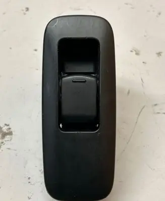 Nissan Qashqai Electric window control switch 80960