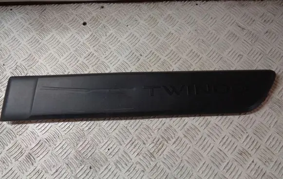 Renault Twingo III Rear door trim (molding) 828202033R