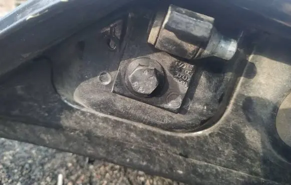Alfa Romeo 159 Rear door lower hinge