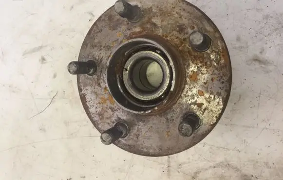 Nissan Primera Driveshaft support bearing 