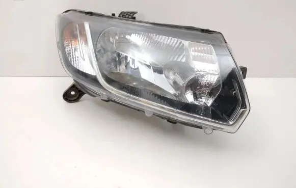 Dacia Sandero Headlight/headlamp 260107737R 00041613 12005