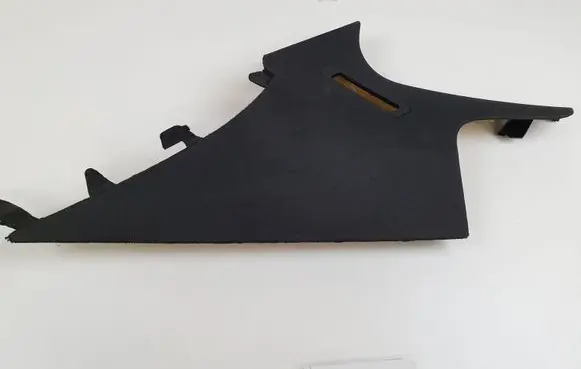 Mercedes-Benz C W204 (D)pillar trim (top) A2046900626