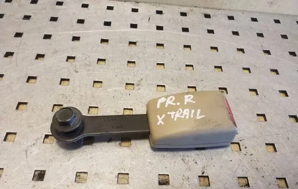 Nissan X-Trail T30 Front seatbelt buckle