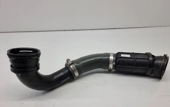 Land Rover Evoque II Intercooler hose/pipe GJ326C715 HJ326C646
