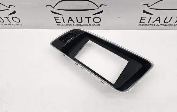 Radio/GPS head unit trim