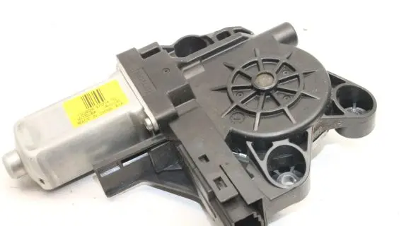 Volvo XC70 Front door window regulator motor 970714102