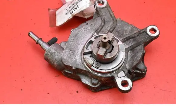 Toyota Avensis Verso Vacuum pump 
