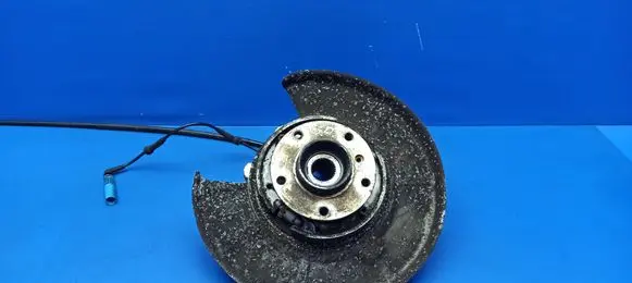 Rear wheel hub