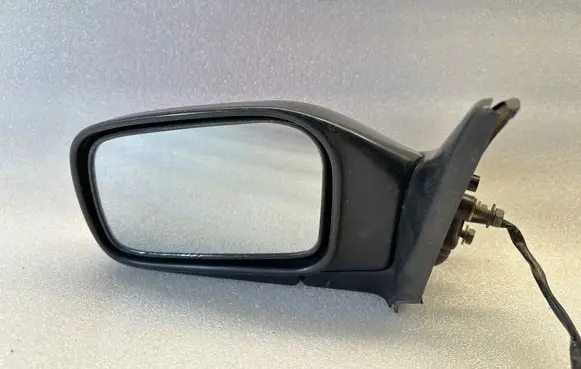 Nissan Sunny Front door electric wing mirror E13023254 8211JAPAN