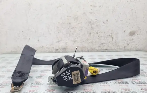 Volkswagen Jetta V Front seatbelt 1K4857706C 1K4857706