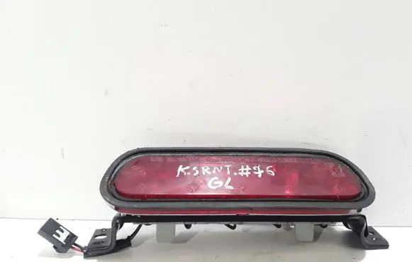 KIA Sorento Third/center stoplight 927003E0