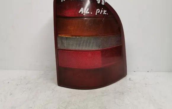 Ford Mondeo MK II Rear/tail lights 93BG13N004