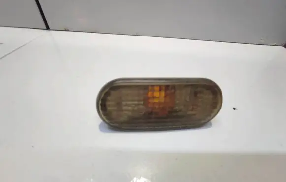 Volkswagen Golf III Front fender indicator light 3B0949117C