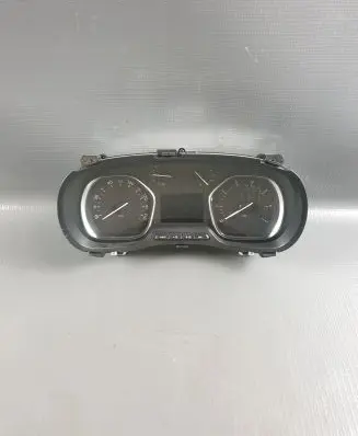 Peugeot Traveller Speedometer (instrument cluster) 9837561180