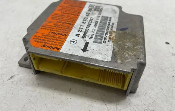 Mercedes-Benz E W211 Airbag control unit/module A2118704326