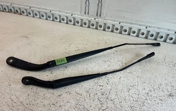 Mercedes-Benz Vito Viano W447 Front wiper blade arm A4478200000