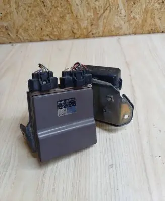 Toyota Avensis Verso Fuel injection control unit/module 8987126010 0831000191