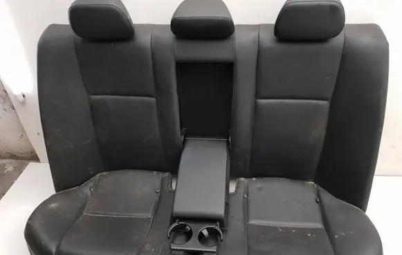 Mercedes-Benz C W204 Second row seats 