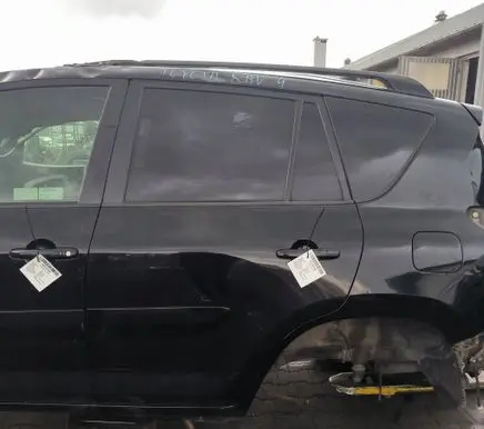 Toyota RAV 4 (XA30) Rear door 202